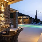 Villa The Royal Oak Otzias