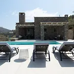 Villa The Royal Oak Otzias