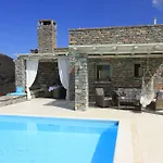The Royal Oak Villa Otzias