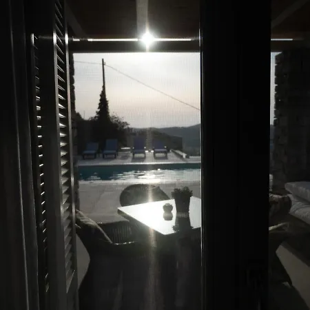 The Royal Oak Vila *