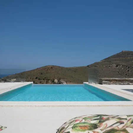 The Royal Oak Vila *